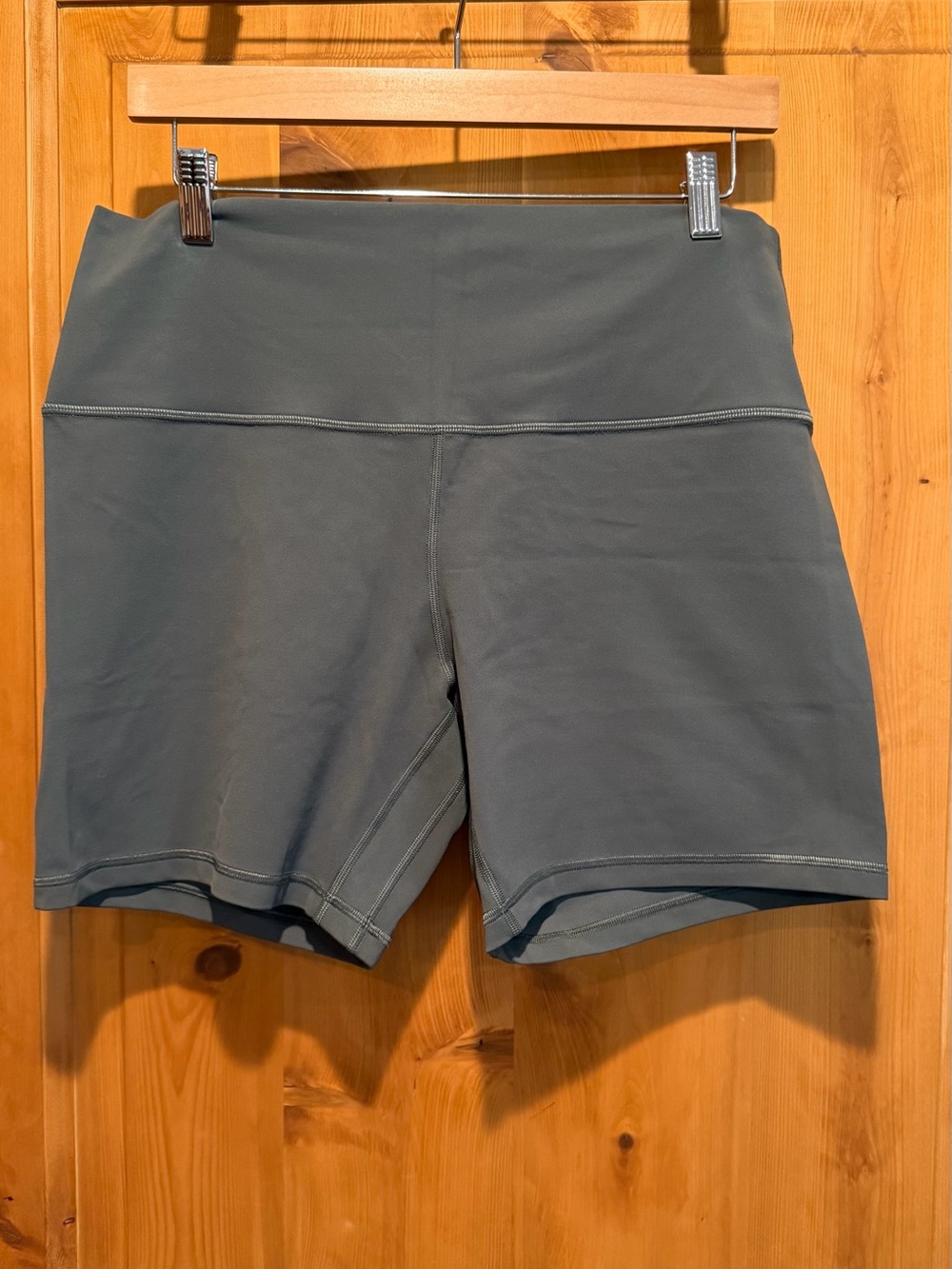 lululemon athletica Align High-Rise Short 6” - Dark Forest - Picture 2 of 6